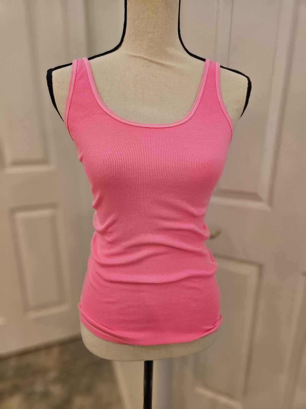 American Eagle Outfitters Pink Ribbed Scoop Tank